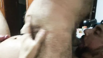 Behaarter brasilianischer daddy barebackt seinen bären-bottom in am...