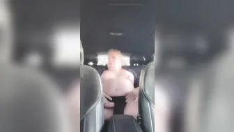 Papai goza uma carga enorme no trailer depois de nadar