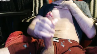 Compilation de giclées énormes en solo par un papa à grosse bite