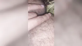 Adolescente asiático solo mostra o cu e enfia os dedos no buraco ca...