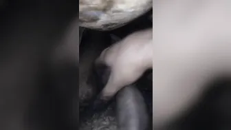 Indiano se masturbando com muito pré-gozo escorrendo