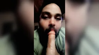 गुप्त डीप-थ्रोट सिसी ब्लोजॉब और गुदा खिलौना खेल