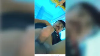 пакистанский подросток трахает себя пальцами в тугую задницу крупны...