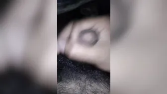 多毛中国猛男撸粗大包皮屌，疯狂射精