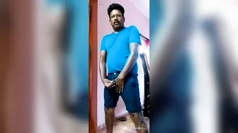 デカチンインド筋肉男がウェブカメラでオナニー