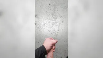 Pov视角： solo男射出大量精液在地板上