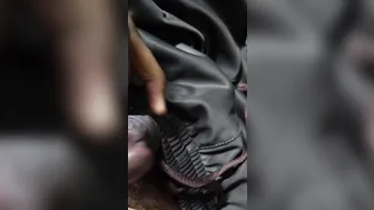 شاب جامعي يستمني بقوة قبل امتحان الغد