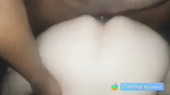 Großer schwarzer schwanz fickt bottom bareback bei amateur-interrac...
