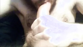 Twink se chupa sozinho e goza na própria cara