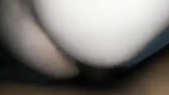 Baise bareback interracial amateur avec creampie profond