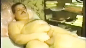 Papai urso gordinho e vovô urso em brincadeira anal sem camisinha