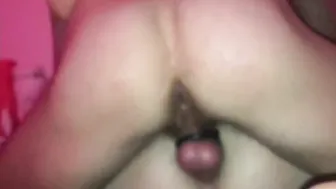 Twinks amateur en orgía grupal bareback con anal y mamadas