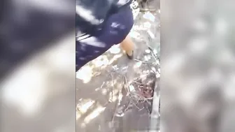 أبي مفتول ينيك توينك في الهواء الطلق في الحديقة