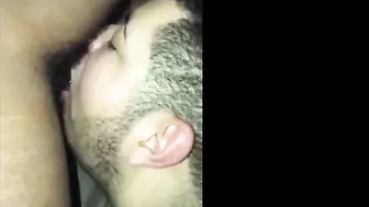 Latino gordinho dá boquete apaixonado para negro dotado