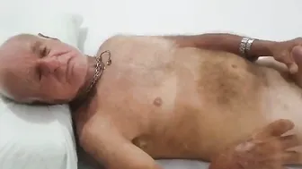 银发老爹爷爷独自手淫他的大鸡巴