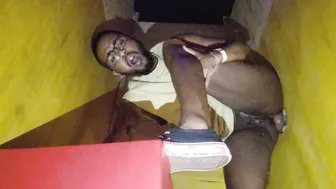 Osos ftm toma polla en gloryhole en sesión amateur interracial