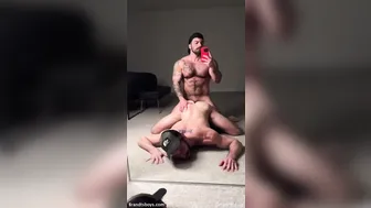 Jordan et kyle baisent anal sans capote pour leur anniversaire