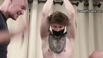 Oso amateur kris en sesión bdsm hardcore casera