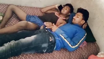 Irmãos indianos novinhos fodendo de manhã, flagrados pela câmera